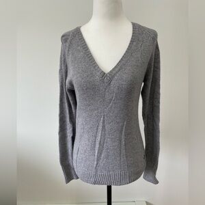 TNA Vintage Large V Neck Grey Sweater - Size Large